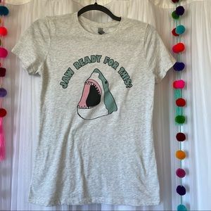 SHARK women’s graphic tee L